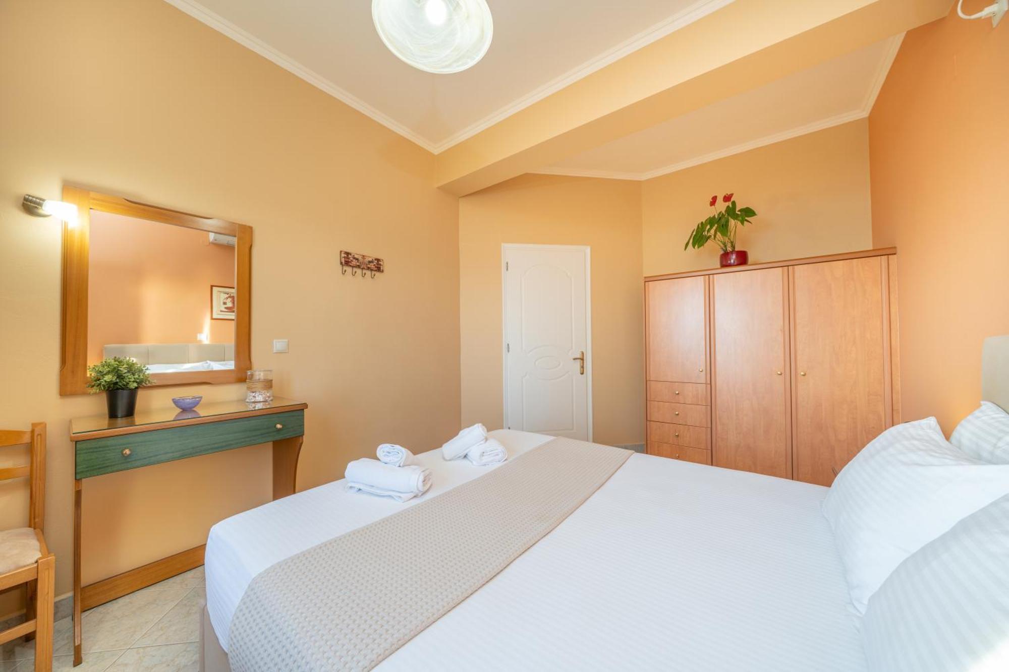 Eleftheria Apartments Vlachata Ngoại thất bức ảnh
